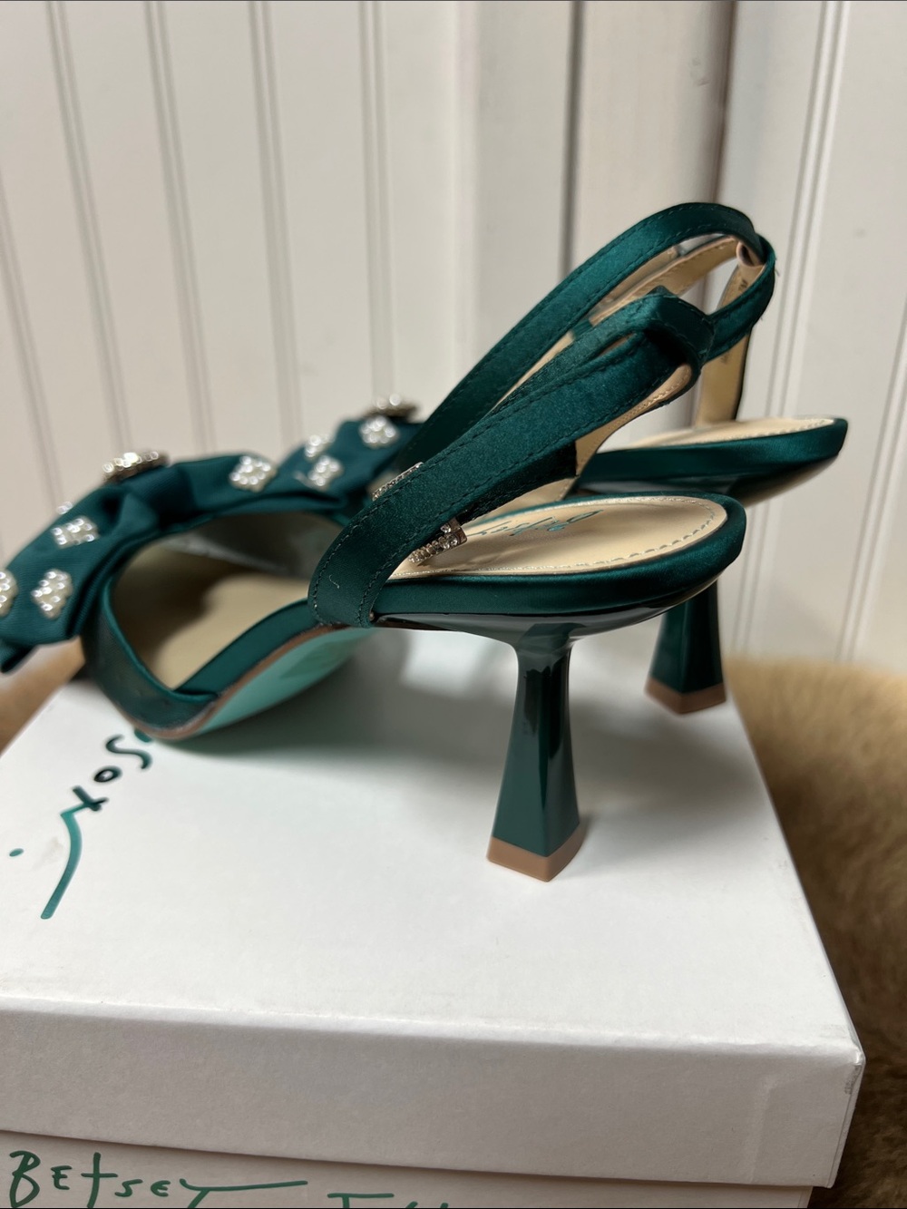 Betsey Johnson Emerald Mark Pump Heels 7 Shoes NWT - Picture 4 of 10